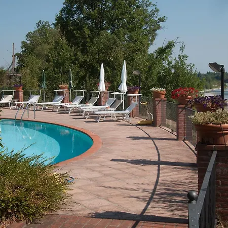 Agriturismo Croara Vecchia *